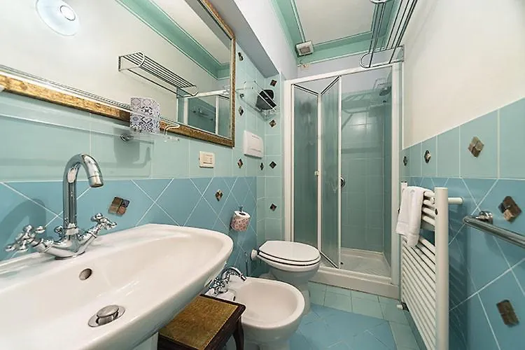 Tuscany Lodge Rooms And Relax Campiglia Marittima