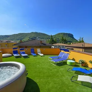 la-terrazza-sul-garda.hotelinveneto.com/